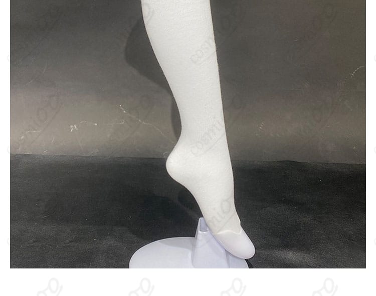 IdentityV 第五人格 少女 記憶 パンドラ コスプレ衣装 足元の装飾の詳細写真。足元のコスチュームが全体のコスプレ衣装に合わせてデザインされています。