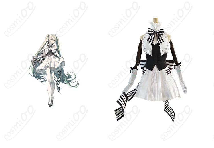 初音ミクシンフォニー2024 コスプレ衣装 初音ミクと一緒に写った商品正面の画像。高忠実再現のワンピースと蝶結び付き。