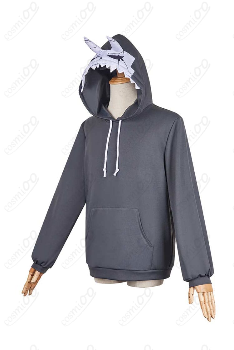 怪獣パーカーの左側からの写真。服のシルエットやディテールがよく分かる角度。