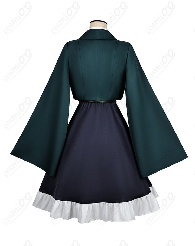ホタルのコスプレ衣装の背面。後ろ姿も完璧に再現されています。