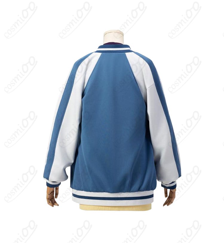 服の背面ディテール。背中の装飾や細部まで忠実に再現されたコスプレ衣装。