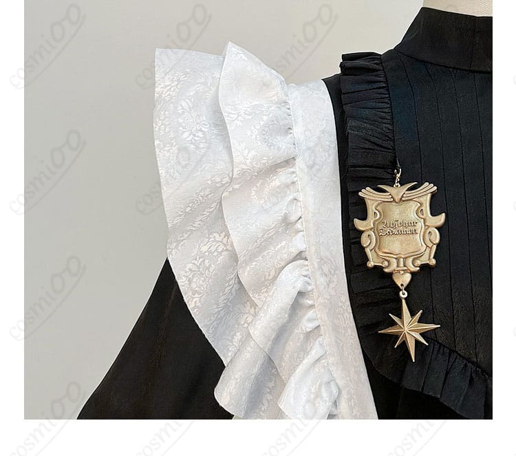 肩袖装飾の細部画像 - メイド服の肩袖部分、精細なデザイン