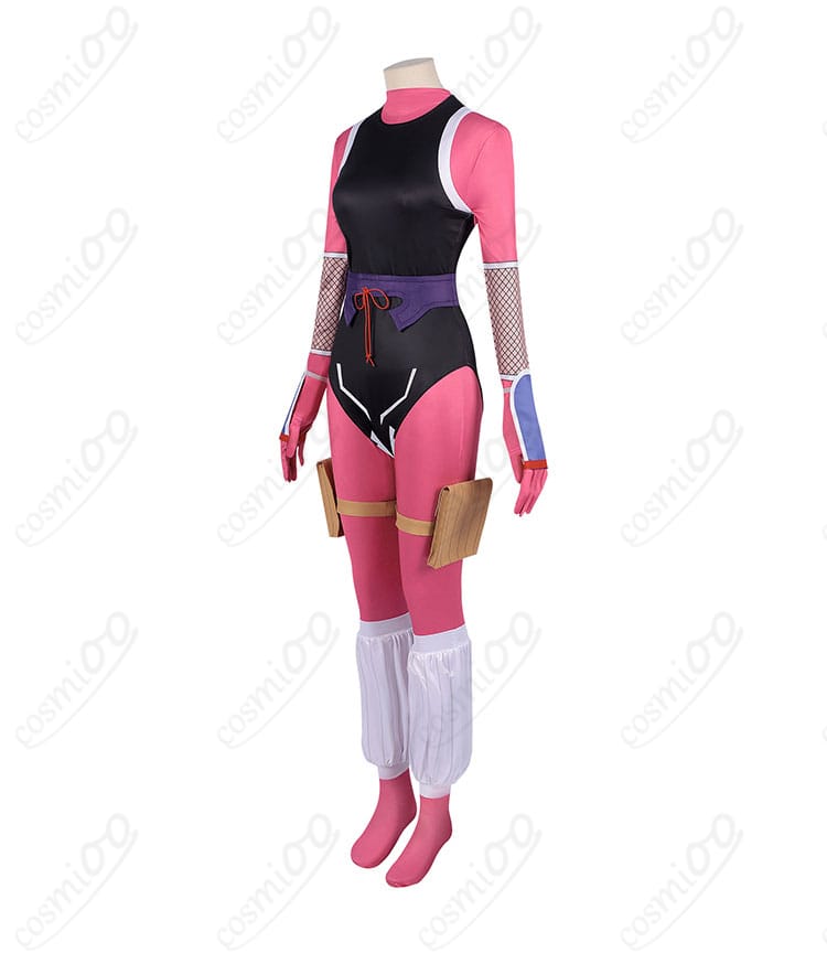 服装側面のディテール。コスプレ衣装の側面に施されたデザインや装飾が確認できます。