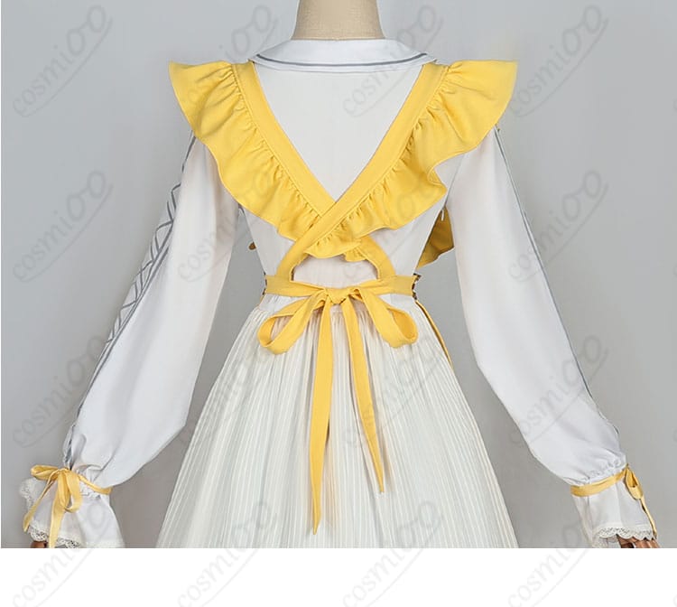 服装背面细节图。アニー・レスターのコスプレ衣装の背面のディテールが見える。
