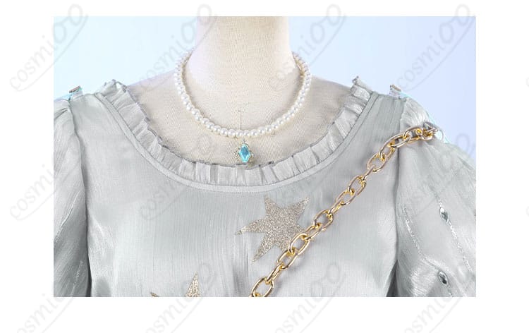 ネックレス装飾の細部画像。高品質なネックレス、エマ・ウッズのコスプレにぴったり。