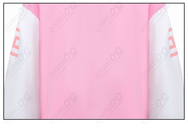 服装の背面ディテール画像 – 背面のラインとデザイン、衣装の完成度を強調