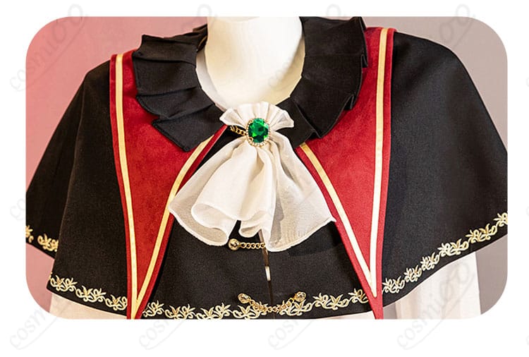 襟とスカーフ装飾の詳細画像｜コスプレ衣装の細部にこだわり、忠実に再現されたデザイン