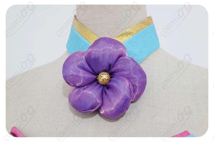 初音ミク 和バニー コスプレ衣装の花朵型のネックレス。可愛らしいアクセントが加わっています。