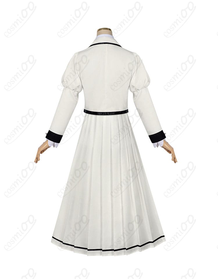 商品背面図。コスプレ衣装の背面がよくわかる画像。