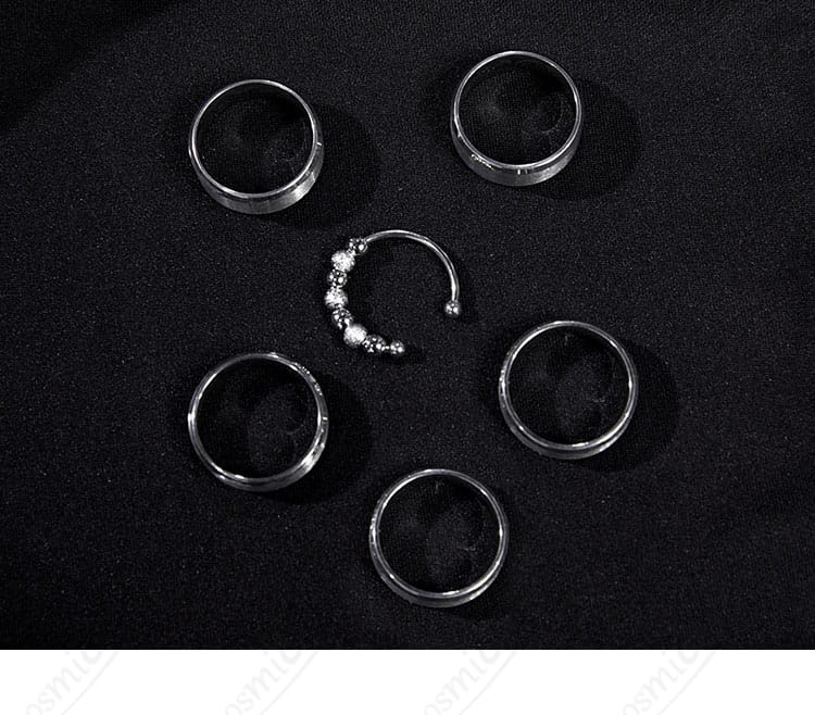 リングアクセサリー詳細画像 - コスプレ衣装に合わせたリングアクセサリーのディテールを表示。