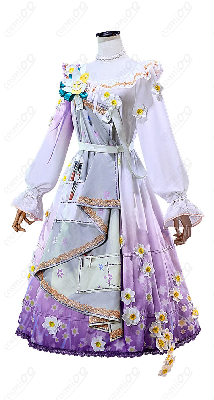 商品側面図 - 服の側面のディテールを確認。細かい装飾やフィット感が特徴です。