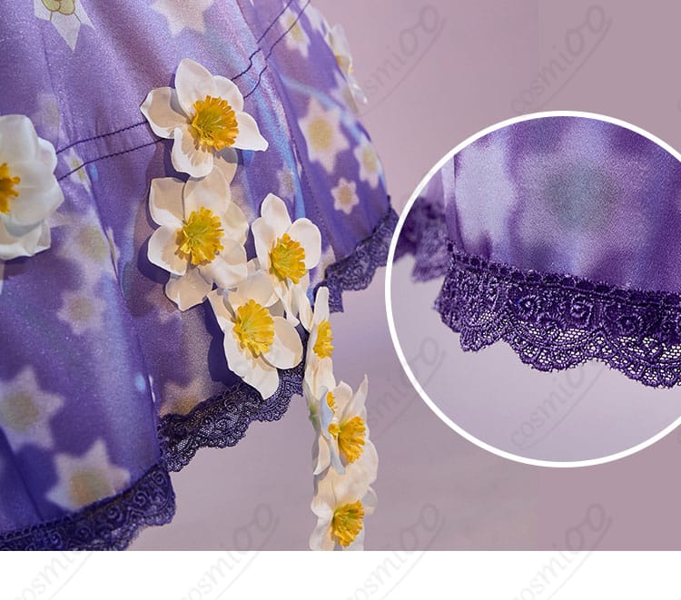 スカートの縁の花柄装飾のディテール - スカート縁に施された花柄の刺繍。美しい花柄がポイント。