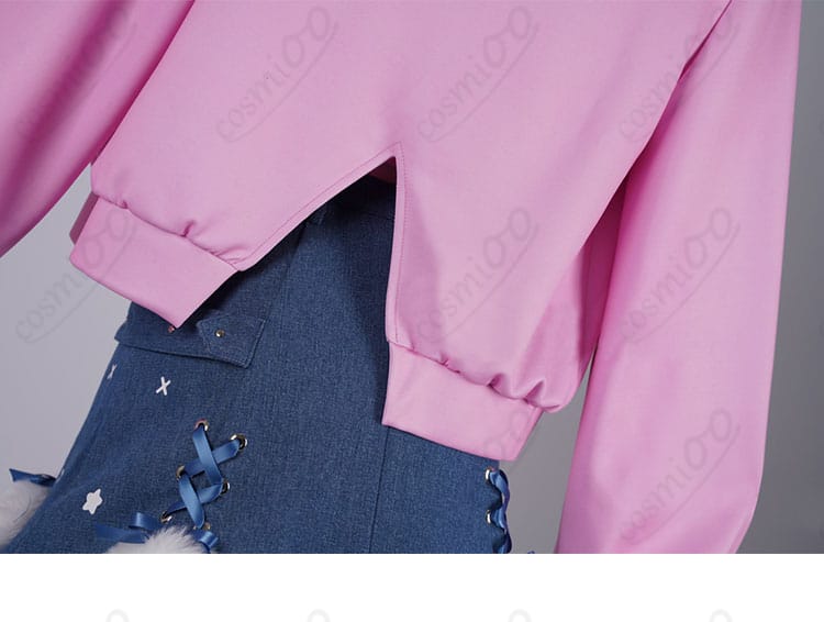 服の背面のディテール - 背面のデザインも忠実に再現された高品質なコスプレ衣装