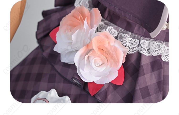 桃井愛莉 コスプレ衣装の花朵腰飾りのディテール。可愛らしいデザインが目を引く。