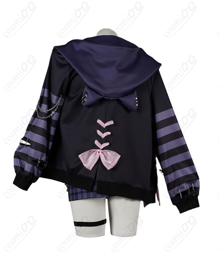 ラオーラ・パンテーラの私服コスプレ衣装の背面画像。背面のディテールまで忠実に再現。