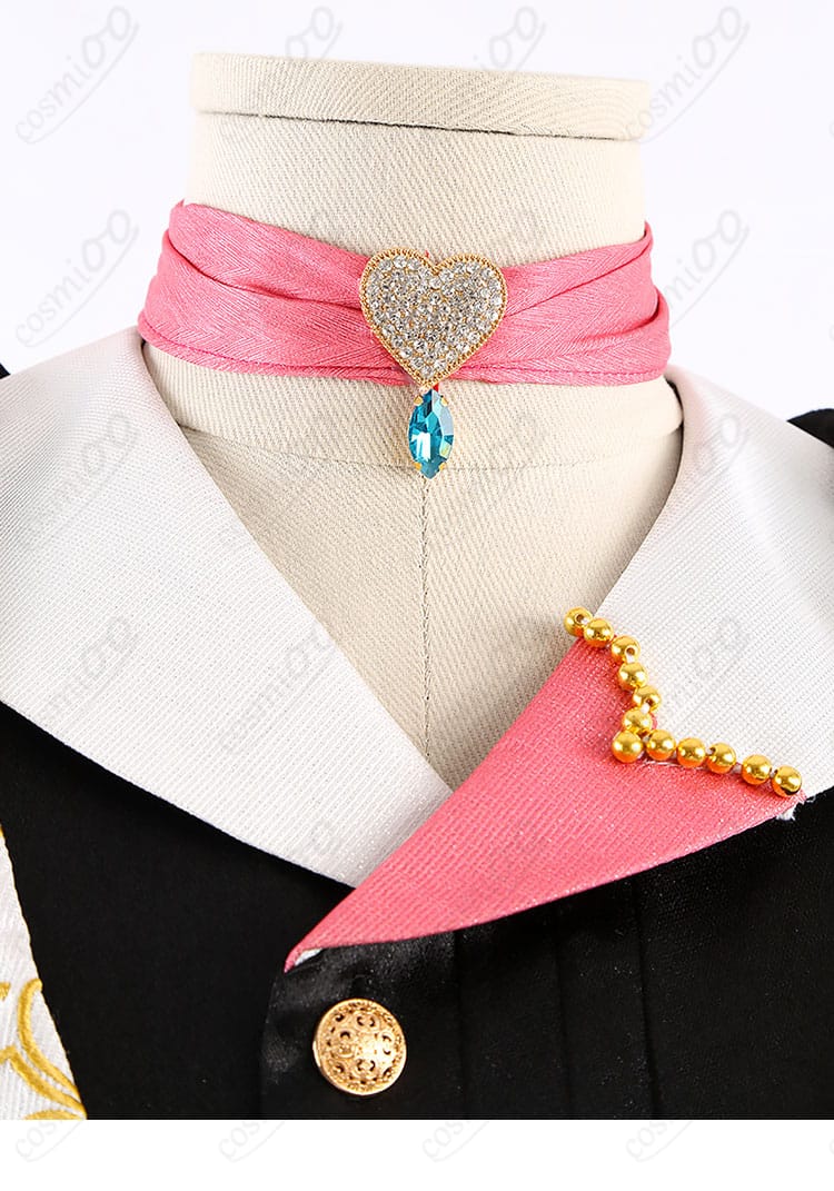 ネックレス装飾のディテール画像：あんさんぶるスターズ！！朱桜司のコスプレ衣装に使用されたネックレス装飾の詳細。細かいデザインが魅力的です。