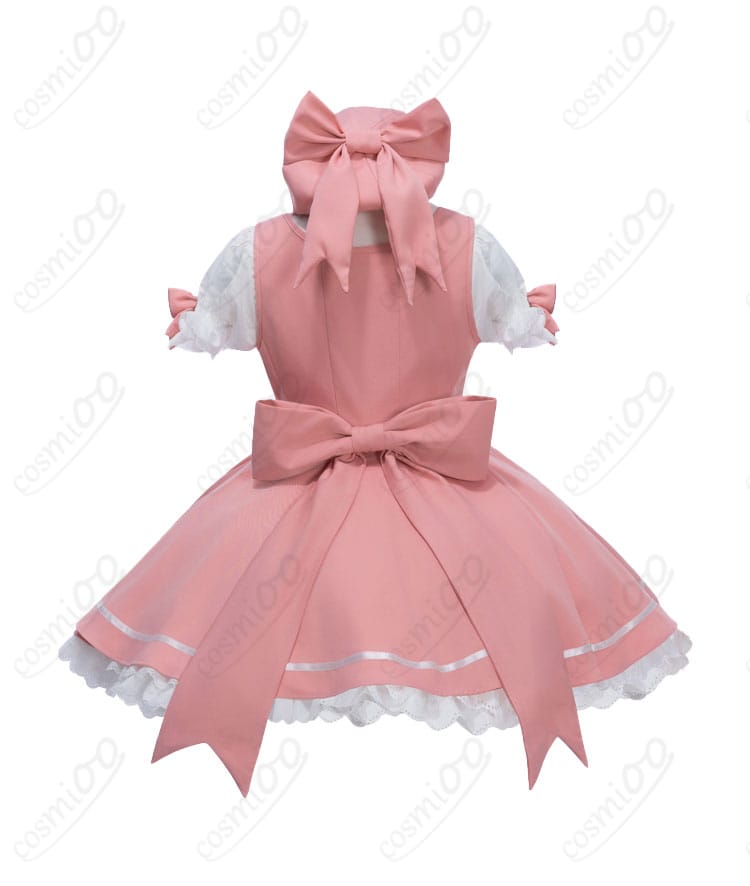 木之本桜 コスプレ衣装の背面。衣装の後ろ姿と背面装飾が美しい。