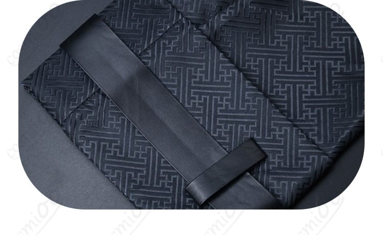 第五人格 隠者 金箔コスプレ衣装のアクセサリーセット詳細。ネックレス・仮面・花飾り等の配置写真