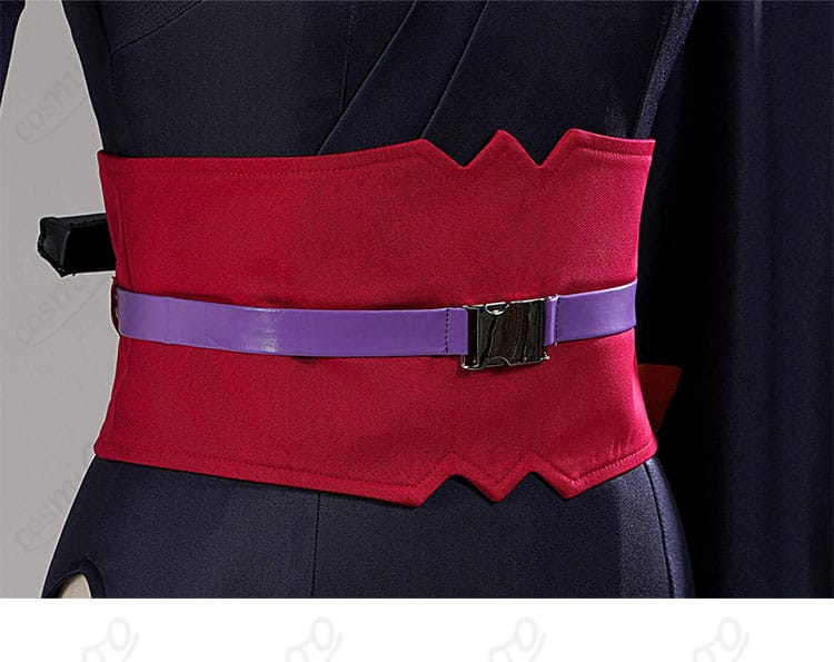 腰封（コルセットベルト）の装飾ディテール。金具とステッチ、質感のある表面加工を確認。