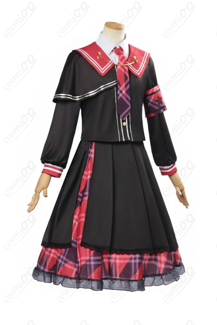 二階堂ヒロ衣装の側面シルエット。コートラインとスカートの落ち感を強調した角度