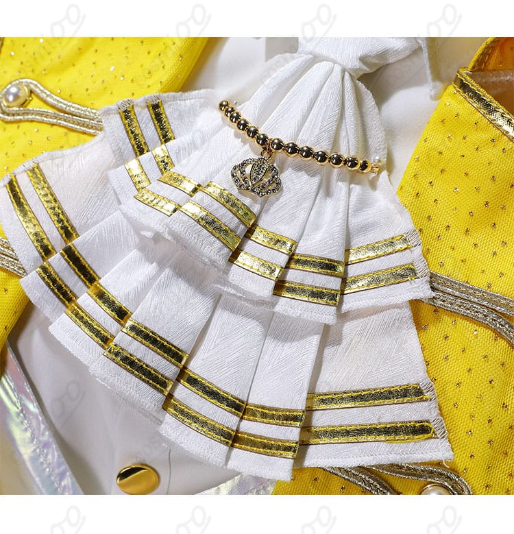 天馬司コスプレ衣装のネクタイ・スカーフ装飾アップ。華やかなアクセントと質感を示す写真