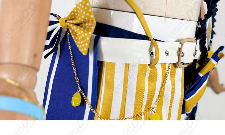 アーニャ・メルフィッサ 水着コスプレ衣装の腰ベルト詳細。しっかり固定できる金具と縫製で、動いてもずれにくい安心設計。