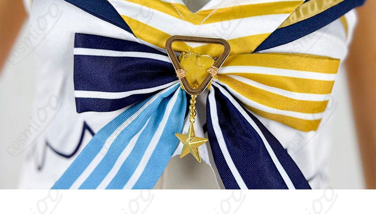 アーニャ・メルフィッサ 水着コスプレ衣装の胸元リボンの近接画像。可愛らしさを演出する中心装飾と端正なステッチが特徴。