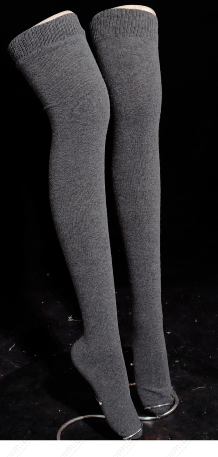 凶鳥狂死香 私服コスプレ衣装のソックス細部。リブの質感と丈感がわかるディテール。