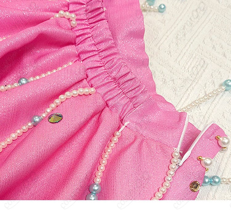 アイカツスターズ！虹野ゆめ コスプレ衣装のスカート裾飾りディテール。レイヤーの縁取りが映える設計