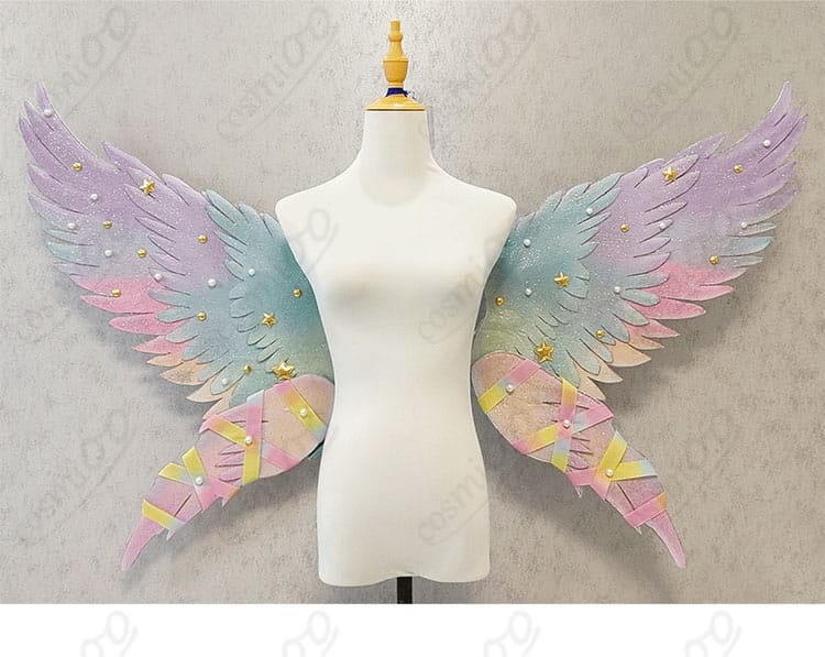 アイカツスターズ！虹野ゆめ コスプレ衣装の背中羽根飾りディテール。幻想的な雰囲気を演出