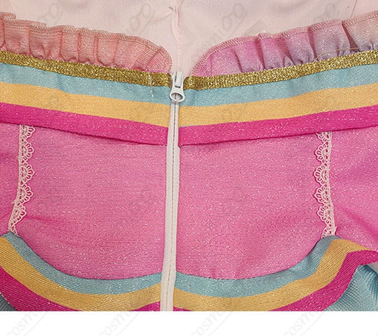 アイカツスターズ！コスプレ衣装 レインボーエトワールの背面ファスナー周辺ディテール。スムーズに着脱可能