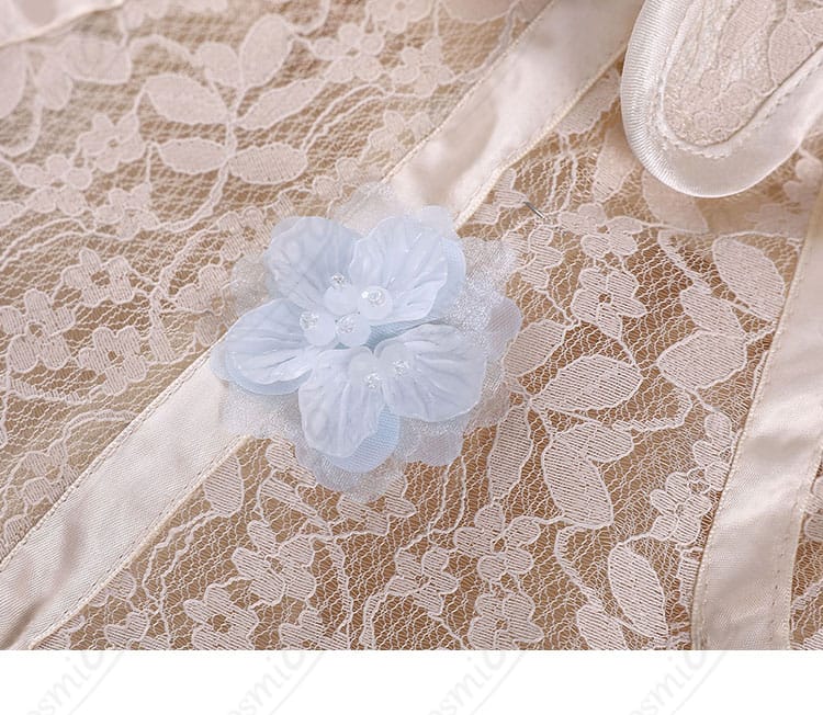 装飾花パーツのクローズアップ|イーニッド 狼族ドレス コスプレ 小物ディテール