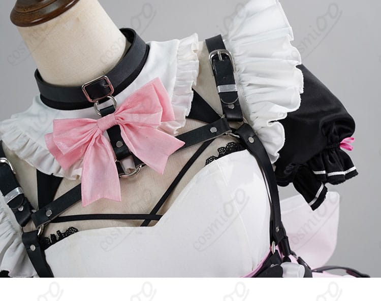 博衣こより メイドコスプレ衣装 ネックレスと胸元リボン装飾詳細|可愛いポイントを強調したデザイン