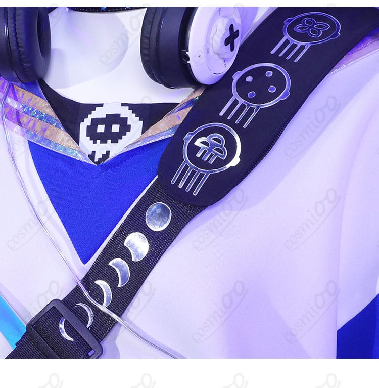 斜めがけストラップ装飾の細部画像|ミヅキ コスプレ衣装 デザインポイント