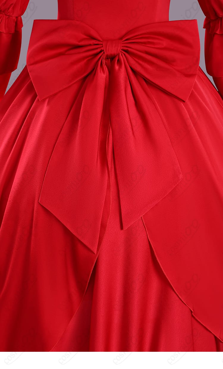 スカート背面装飾ディテール|豪華な装飾とドレープが映えるスカーレット衣装
