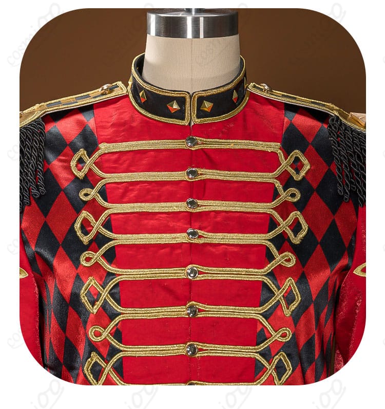 ツイステ ケイト・ダイヤモンド コスプレ衣装 前襟装飾ディテール|金色の縁取りが華やかさを演出。