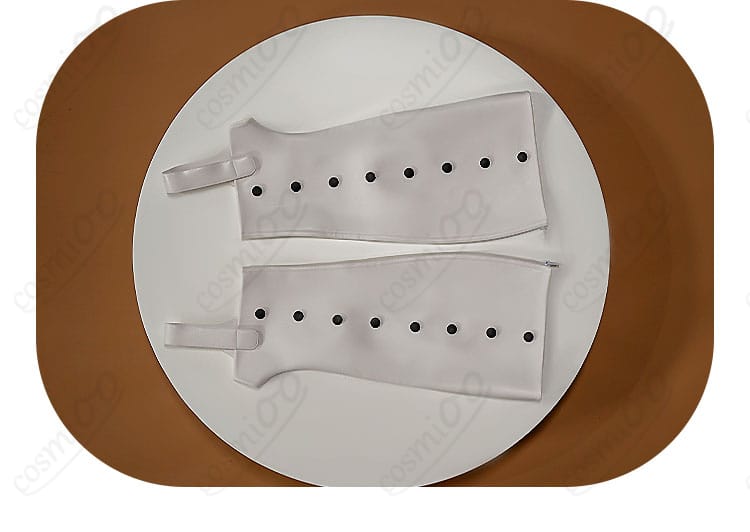 アクセサリー詳細画像 胸飾りやスカーフなど豪華な付属品を紹介