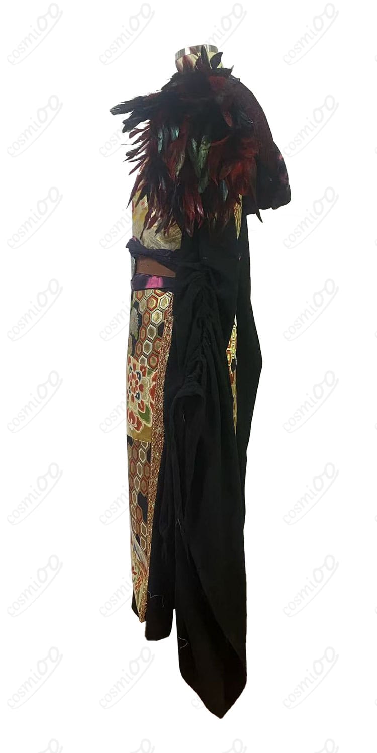 十蘭 舞台版和装コスプレの側面ディテール（袖口と留め仕様の近接）