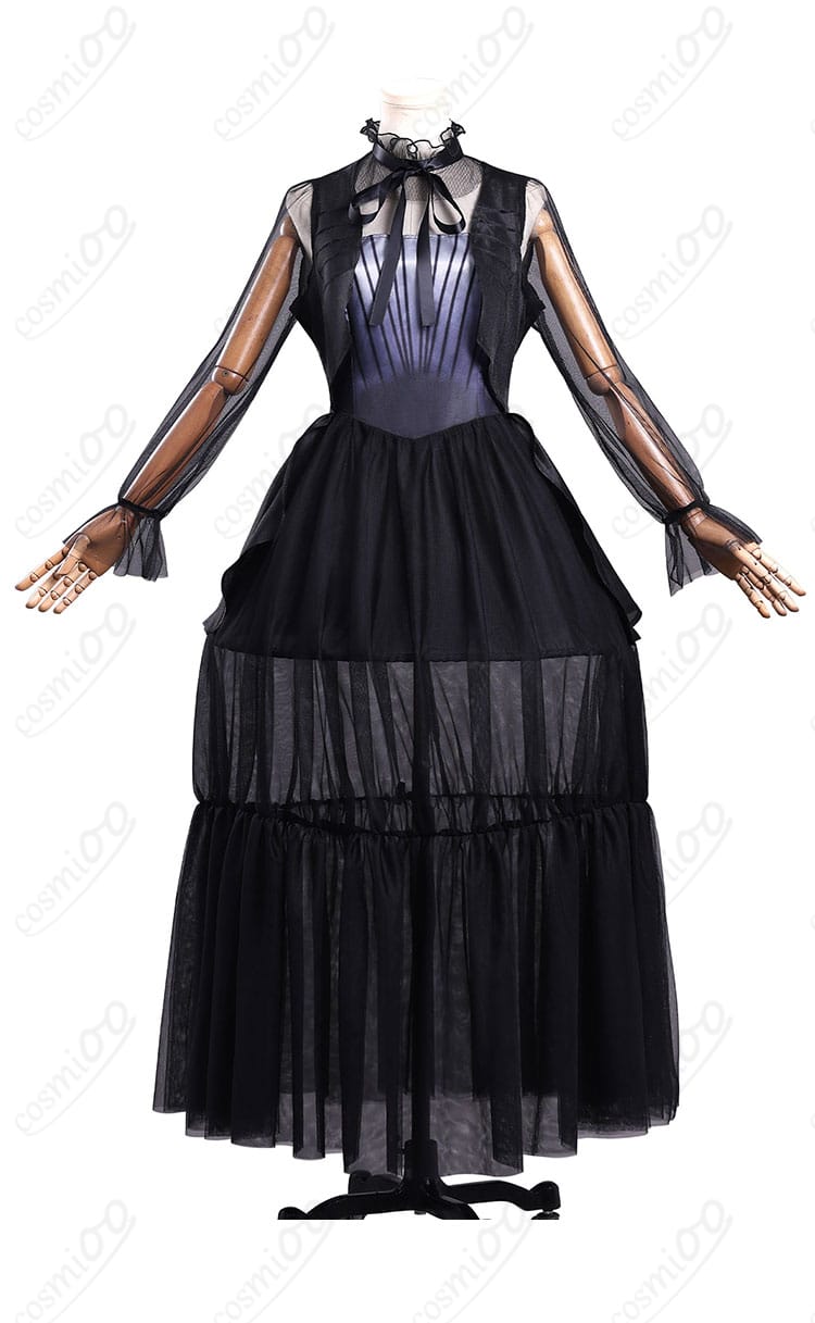 ウェンズデー・アダムス コスプレ衣装 正面図|ブラックドレスのデザインと高再現度をチェック。