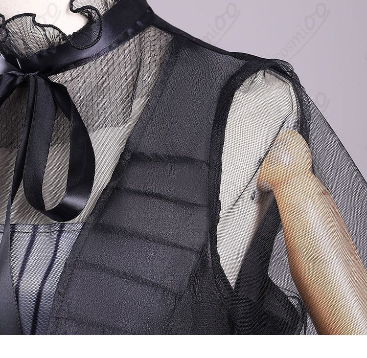 ウェンズデー・アダムス コスプレ衣装 肩部分ディテール|肩の縫製と立体感のあるデザインが特徴。