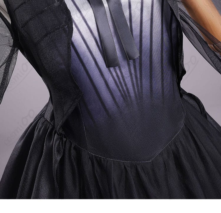 ウェンズデー・アダムス コスプレ衣装 ウエスト装飾ディテール|シルエットを引き締めるウエストリボンを再現。