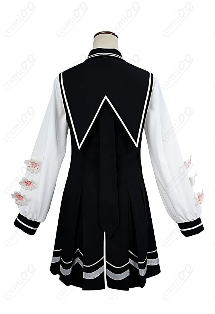 桜羽エマ コスプレ衣装 背面アングル|細部まで再現された後ろ姿と装飾デザイン