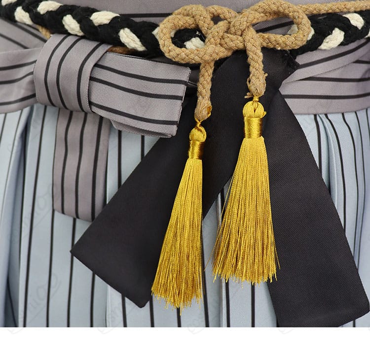 サイレントヒルf 狐面の男 コスプレ衣装 腰紐の流蘇装飾ディテール 儀礼的な雰囲気を演出