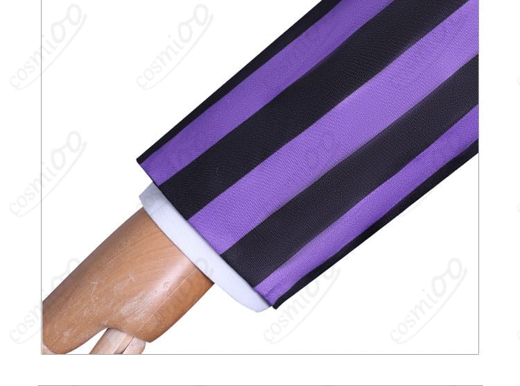 ウェンズデー ネヴァーモア学園制服 袖口デザイン詳細|袖の装飾やカフスの仕上がりが魅力。