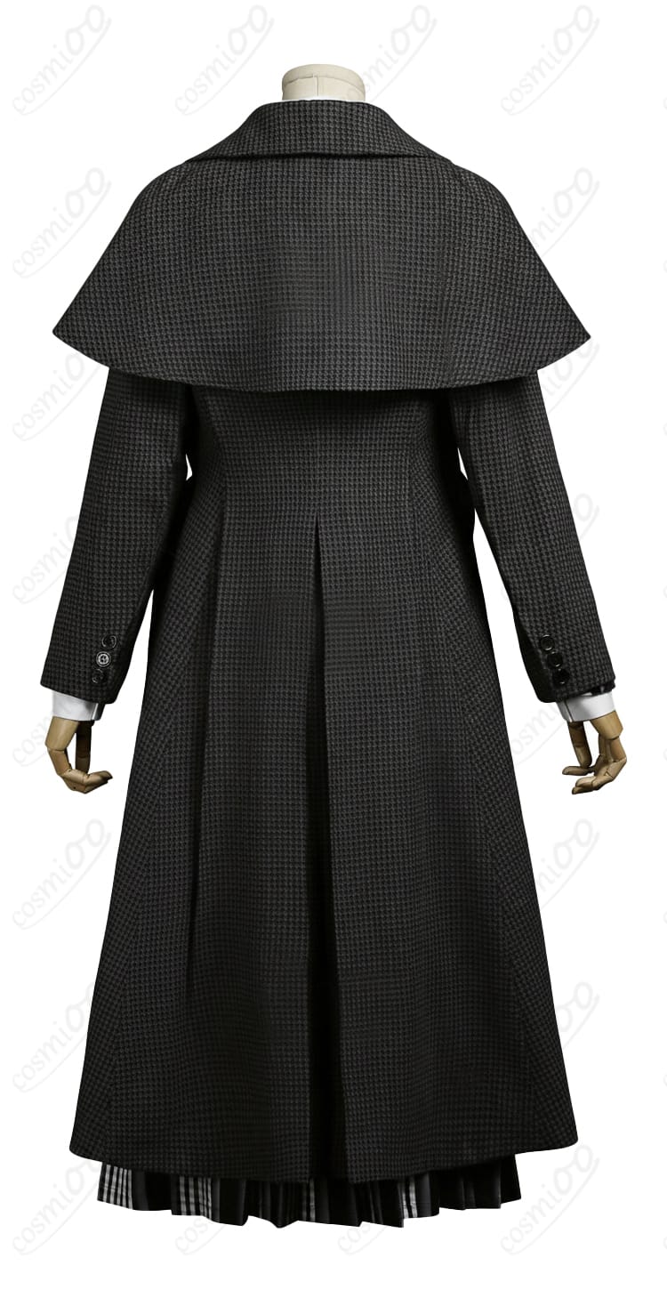 ウェンズデー・アダムス コスプレ衣装 背面図|ジャケットとスカートのラインが美しい後ろ姿