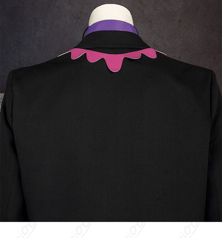 カラスバ コスプレ衣装 背面装飾ディテール|後姿のアクセントとなる刺繍や縫製を再現