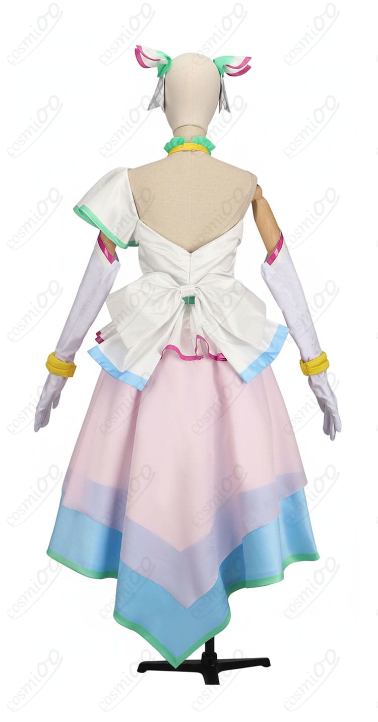 キュアズキューン コスプレ衣装 背面全体写真|大きな背中リボンとスカートのふんわり感を忠実再現