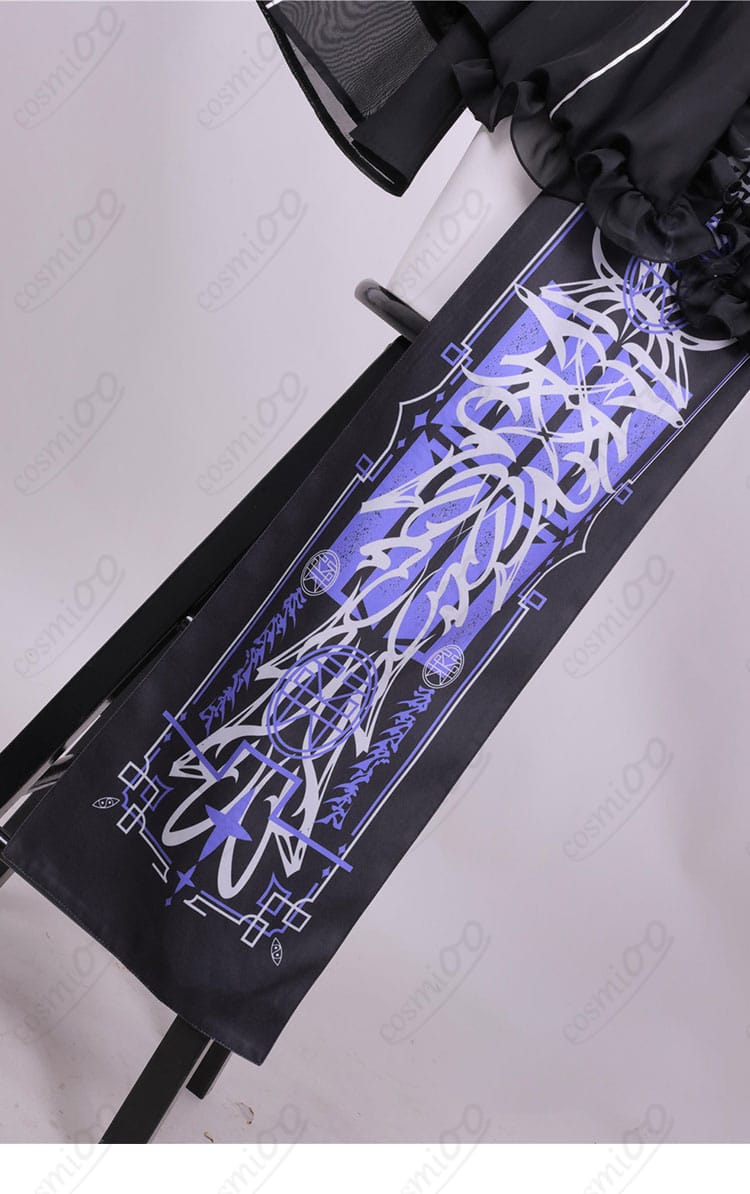 ラプラス・ダークネス コスプレ 背面衣裾の模様ディテール