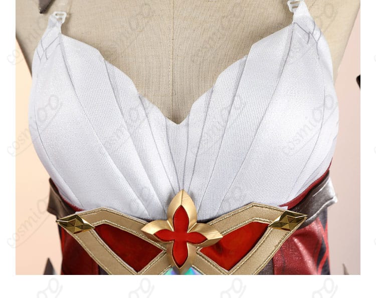 コスプレ衣装の襟の装飾ディテール、魔女会の象徴的な要素