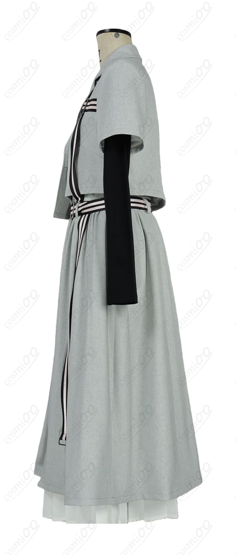 千早愛音コスプレ衣装の左側装飾細部。ライブに最適なデザインで、ギターを持った姿にぴったり。